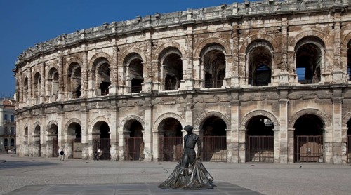 Frankr Nîmes Bronze sculpture NIMENO II in front of the amphitheatre 59998 Bullfighter 1954-91