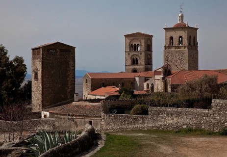 View from the castle towards secular and sacred buildings in the centre Tower of Santa María la