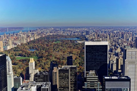 Rockefeller Center observation deck, View of skyscrapers in front of Central Park with autumn trees