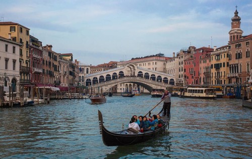 Italy Venice Grand Canal -171 middle section with Rialto Bridge from south-west built 1588-91 by