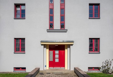 Celle, Italian Garden housing estate by Otto Haesler, completed in 1925, six-family house, street