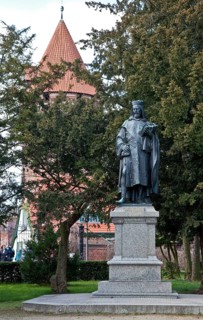 Emperor Charles IV 1316-78 Bronze statue 1900 by Ludwig Cauer 74840 Location Tangermünde Castle