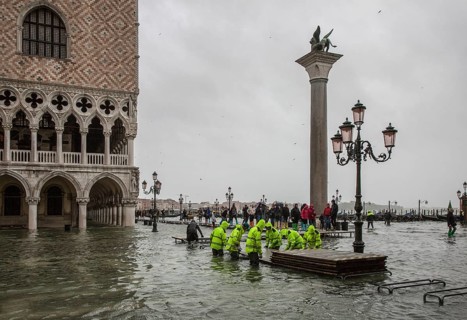 Italy Venice Piazzetta -145 South-west corner of the Doge's Palace and monolithic column with the