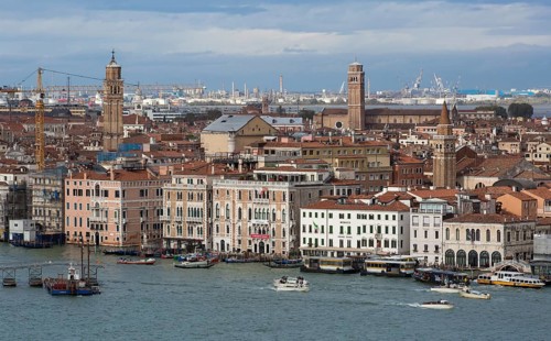 Venice, Canal Grande - southern end of the northern house front, above the horizon left Campanile
