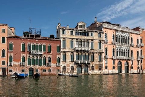 Venice, palaces on the Grand Canal, from left to right: Palazzo Soranzo Pisani, Palazzo Tiepolo,