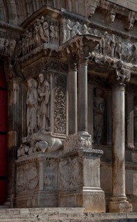 Frankr St-Gilles-du-Gard Abbey Church 60050 Main portal c. 1150 right vault with St James Major and