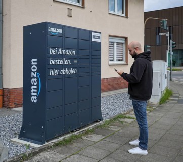 Bottrop, North Rhine-Westphalia, Germany, Amazon, Amazon Locker, Amazon Hub, Packstation, parcel