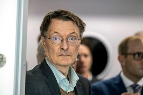 Portrait of Federal Health Minister Karl Lauterbach (SPD), clinic visit to the medius Klinik in
