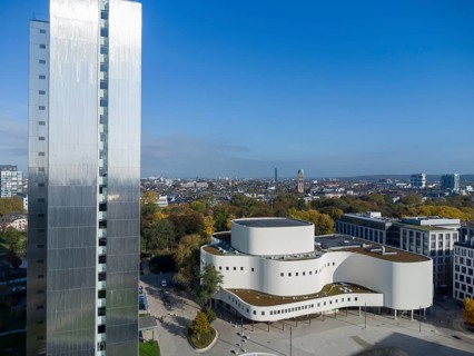 Gustaf-Gründgens-Platz mit Schauspielhaus, Dreischeibenhaus, Drohnenaufnahme, Düsseldorf, NRW,