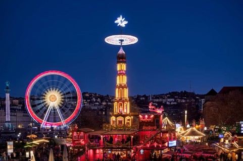 Christmas market with Christmas pyramid, Ferris wheel, New Palace, Jubilee Column, Concordia,