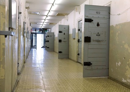 Berlin, 12.09.2008, View into a corridor with prison cells of the former central prison of the