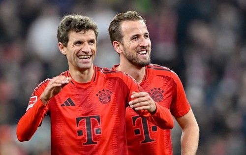 Thomas Muller FC Bayern Munich FCB (25) and Harry Kane FC Bayern Munich FCB (09) laugh in