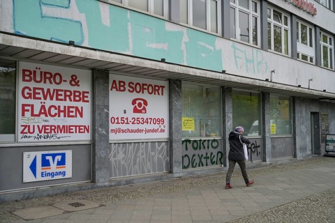 Vacancies, empty shop windows, commercial space for rent, Alt-Moabit, Moabit, Mitte, Berlin,