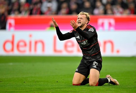 Benedict Hollerbach 1. FC Union Berlin FCU (16) Gesture, gesture, disappointed, angry,