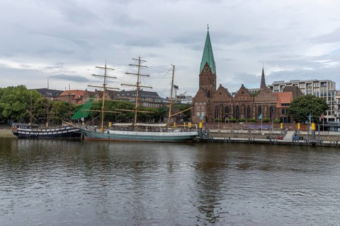 Promenade on the Weser with the sailing ship restaurants Dreimaster Alexander von Humboldt and