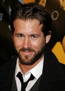 Ryan Reynolds at the World Premiere of Smokin' Aces held at the Grauman's Chinese Theater in