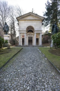 Chapel with the representation of Adam and Eve in the interior, on the Counter-Reformation created
