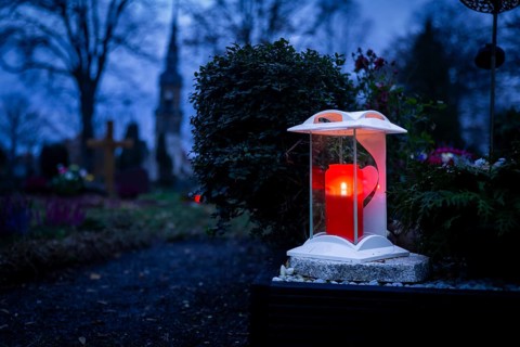 Grave lights on Sunday of the dead at the cemetery in Possendorf. Possendorf, Saxony, Germany,