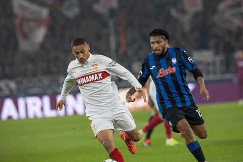 Football match, Enzo MILLOT VFB Stuttgart left on the ball in a duel with EDERSON Atalanta Bergamo,