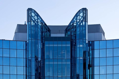 Modern, mirrored glass architecture, headquarters of Vantage Towers AG, Prinzenpark, Düsseldorf,