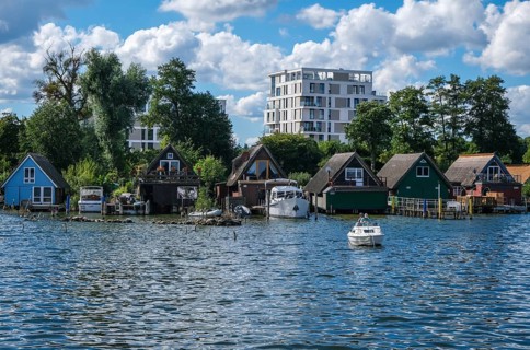 Schwerin, Mecklenburg-Vorpommern, Germany, boathouses on the Ziegelsee, in the 1970s, several