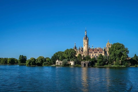 Schwerin, Mecklenburg-Vorpommern, Germany, Schwerin Castle on Lake Schwerin, seat of the