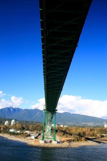 Lions gate bridge constructed in late 1930 national historic site over river, Canada, North America