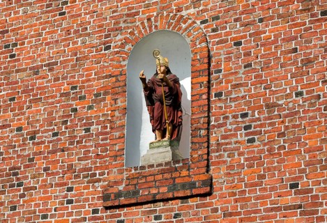 St. Nikolai on the church façade in Altenbruch, district of the medium-sized town of Cuxhaven