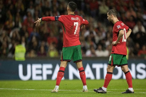 Football match, captain Cristiano RONALDO CR7 Portugal vigorously protesting angrily with his right