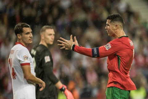 Football match, captain Cristiano RONALDO CR7 Portugal r. protests energetically and angrily with