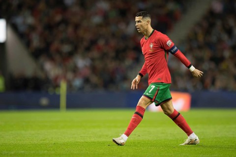 Football match, captain Cristiano RONALDO CR7 Portugal in front of the free kick with closed eyes,
