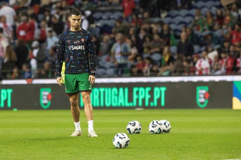 Football match, Cristiano RONALDO CR7 Portugal warming up in front of the match, focussed on the