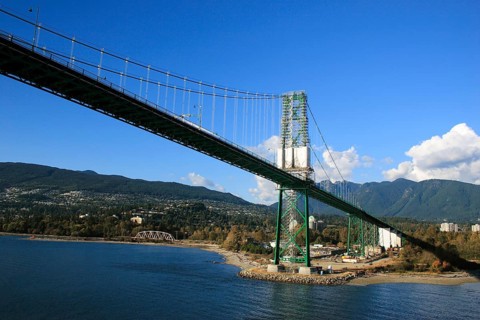 Lions gate bridge constructed in late 1930 national historic site over river, Canada, North America