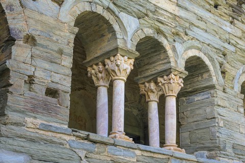 Romanesque capitals of the cloister, Prieuré de Serrabone, Boule-d'Amont, Département