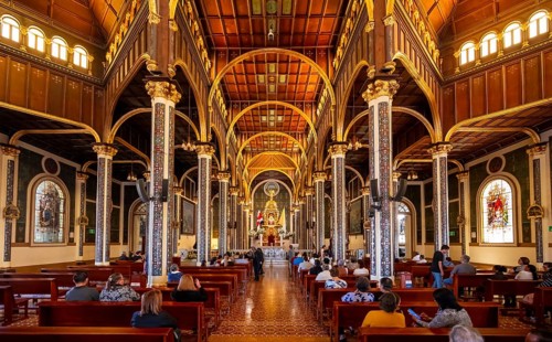 Interior view, Basílica de Nuestra Señora de Los Ángeles, Cartago, Costa Rica, Central America
