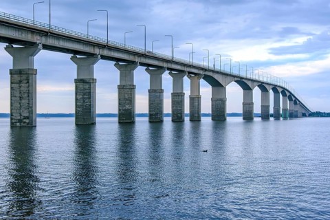 Atmospheric view of the Öland Bridge (Ölandsbron) in the evening light, which connects the mainland