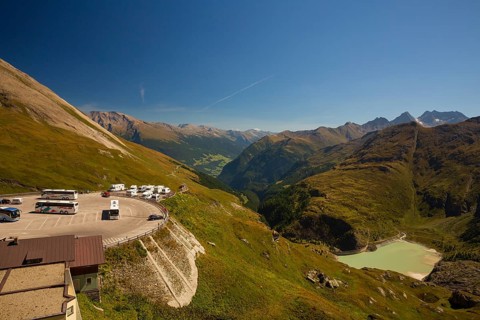 View from the Kaiser Franz-Josef Höhe on the Grossglockner High Alpine Road to the parking lot for