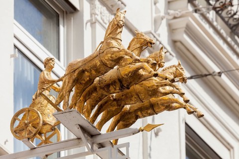 Quadriga as decoration on the façade of the Bockeler confectionery and pastry shop in the Lange