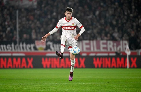 Ameen Al-Dakhil VfB Stuttgart (02) Action on the ball MHPArena, MHP Arena Stuttgart,