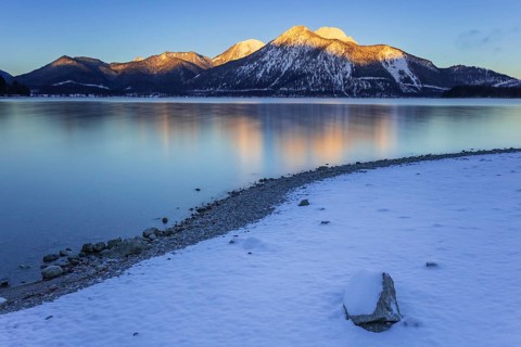 Morning light, sunrise, mountain lake, mountain landscape, reflection, winter, snow, long exposure,