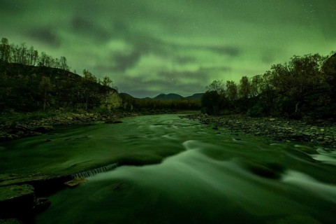 Northern Lights over the Abiskojakka River, Abisko National Park, Lapland, Sweden, Europe