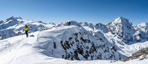 Ski tourers, snow-covered mountain landscape, summit of the Madritschspitze, Ortler Alps, Vinschgau