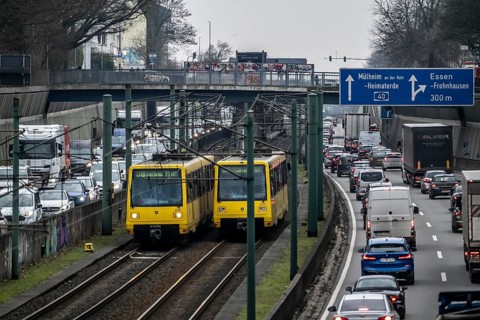 Traffic jam on the A40 motorway, in both directions, underground U18 in the middle lane, Friday,