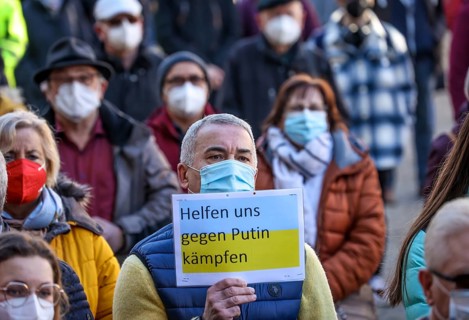 Wesel, North Rhine-Westphalia, Germany, Demonstration against Putin's war in Ukraine. Peace