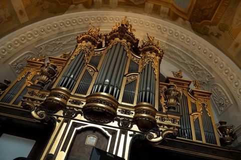 Karlskirche, domed hall, organ, Vienna