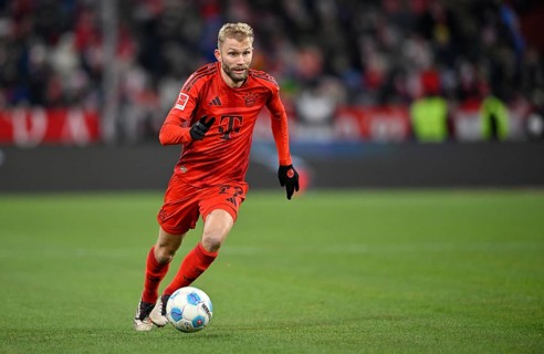 Konrad Laimer FC Bayern Munich FCB (27) Action on the ball Allianz Arena, Munich, Bavaria, Germany,