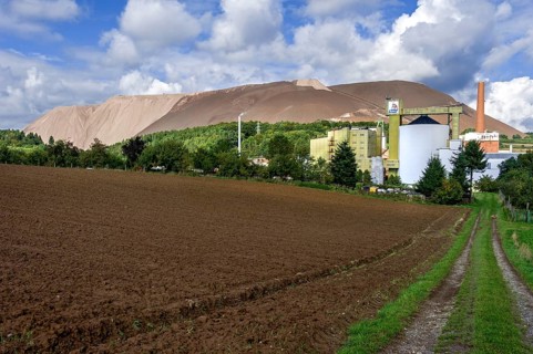 K & S potash plant, potash and salt mine with Monte Kali, Kaliberg or Kalimandscharo, overburden