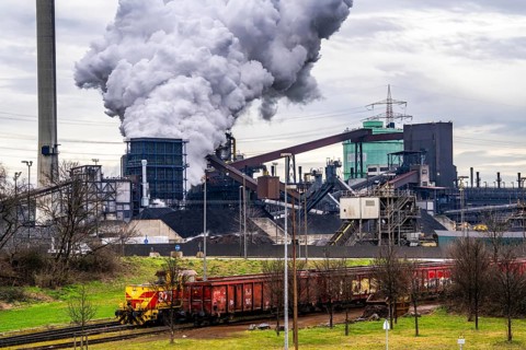 Hüttenwerke Krupp-Mannesmann, HKM in Duisburg, coking plant, marshalling yard, with goods wagons,