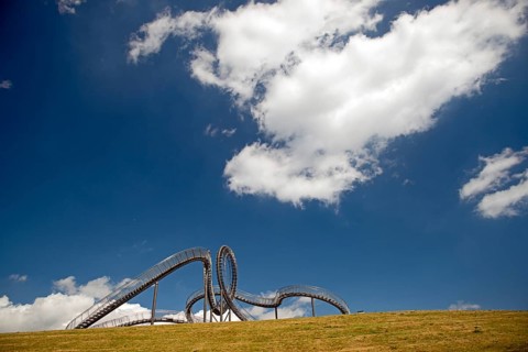 Landmark Tiger & Turtle - Magic Mountain by Heike Mutter and Ulrich Genth, walk-in sculpture in the