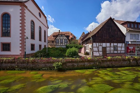River Mümling, general development, half-timbered houses, Erbach town church, blue sky with fair